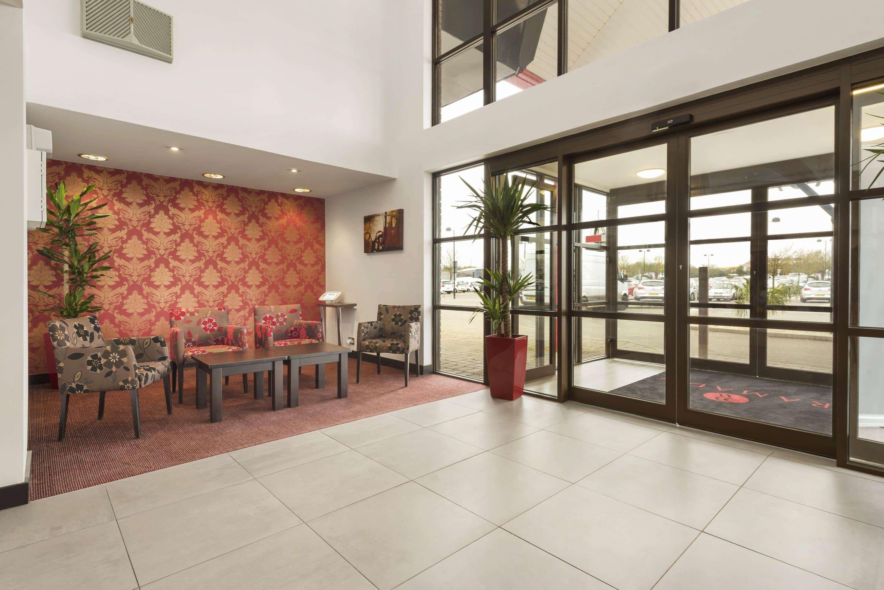מלון Fen Drayton Ramada By Wyndham Cambridge מראה חיצוני תמונה
