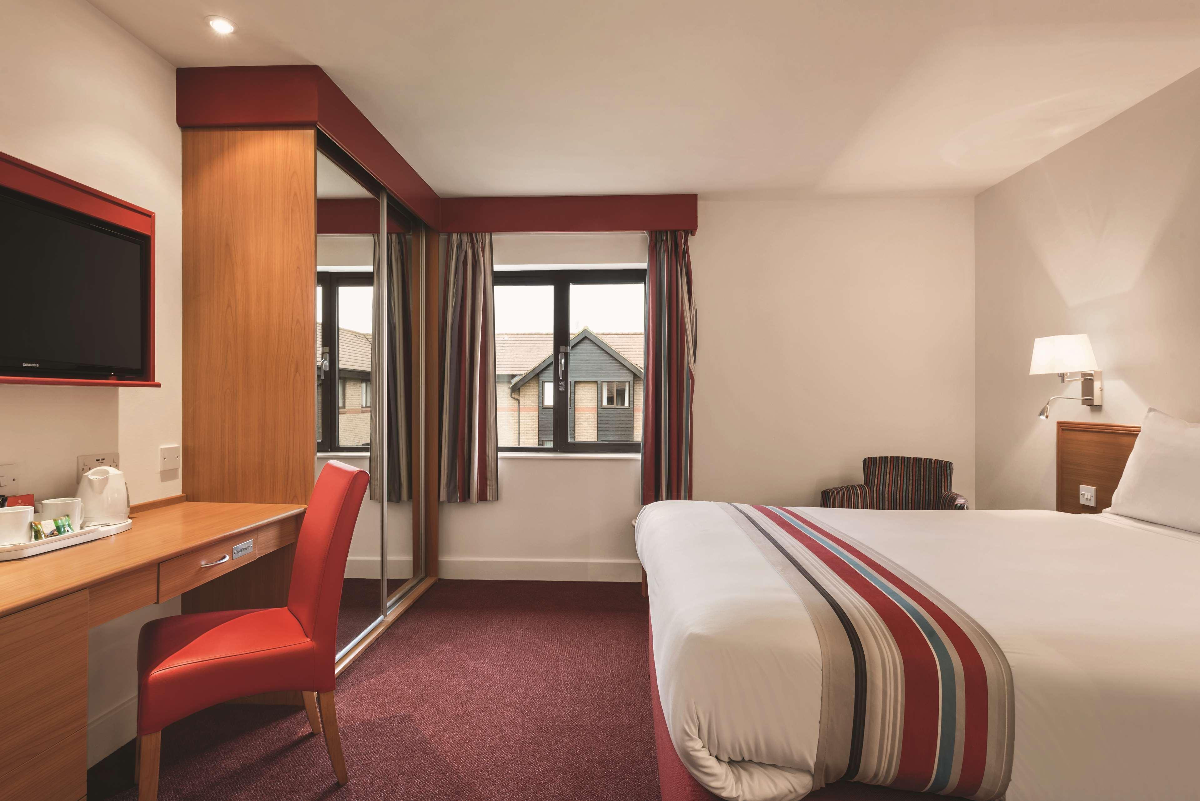 מלון Fen Drayton Ramada By Wyndham Cambridge מראה חיצוני תמונה