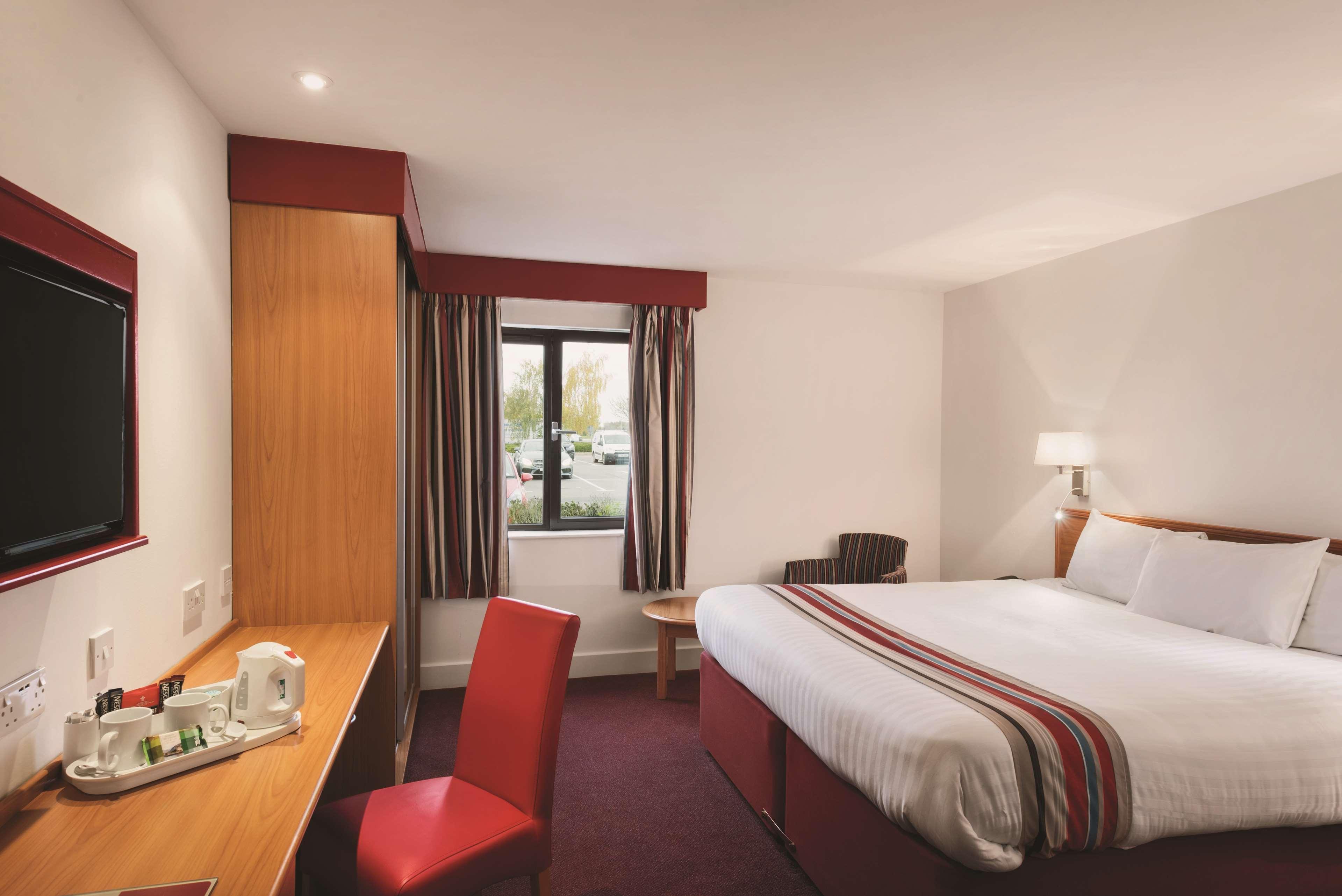 מלון Fen Drayton Ramada By Wyndham Cambridge מראה חיצוני תמונה