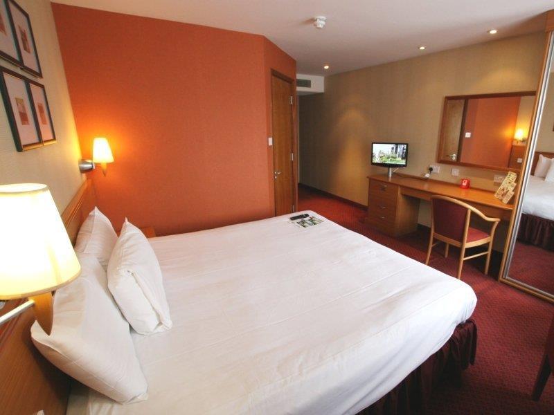 מלון Fen Drayton Ramada By Wyndham Cambridge מראה חיצוני תמונה